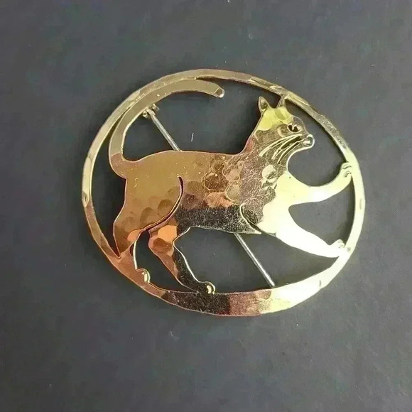 Wild bryde cat feline kitten pin brooch pin Gold Plated Lightweight Cat Pin - Picture 6 of 16